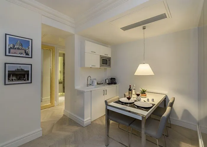 Taksim No15 By Lab 5*